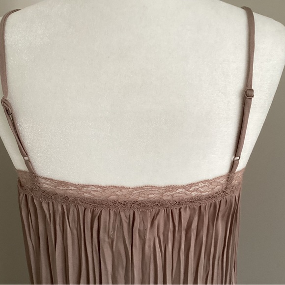 NWT H&M Pleated Maxi Dress, Size XS - Picture 4 of 8